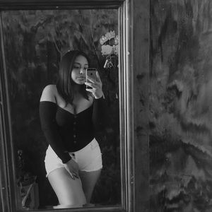 Meet your Posher, Alejandra